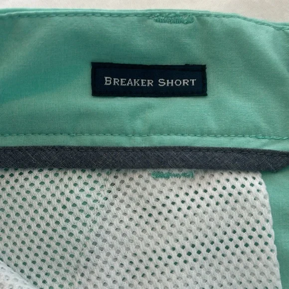 Vineyard Vines breaker shorts, NWOT, size 30 9”inseam - Picture 6 of 6